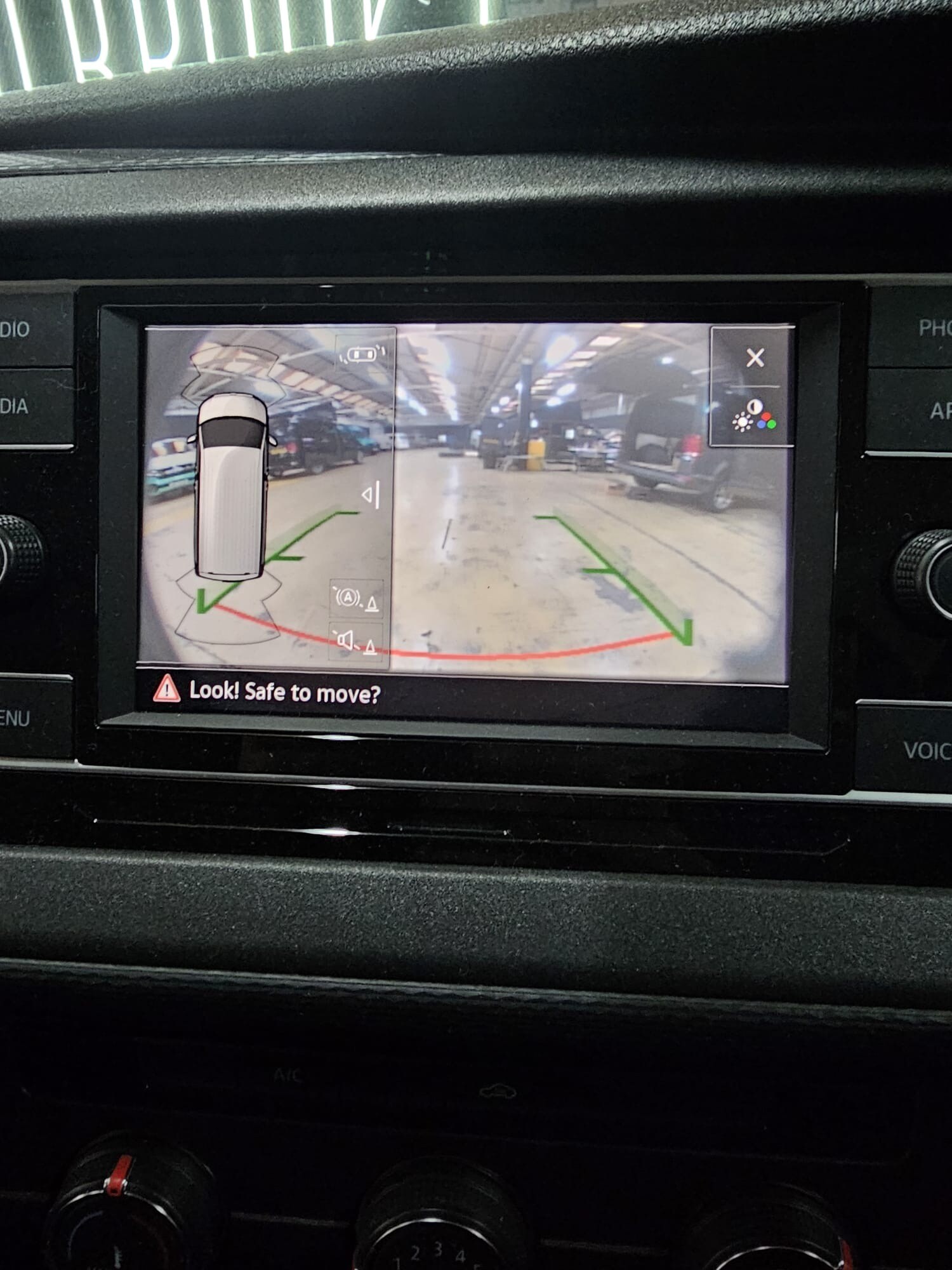 Used Volkswagen Transporter 2022 for sale - 77195914: Photo 11