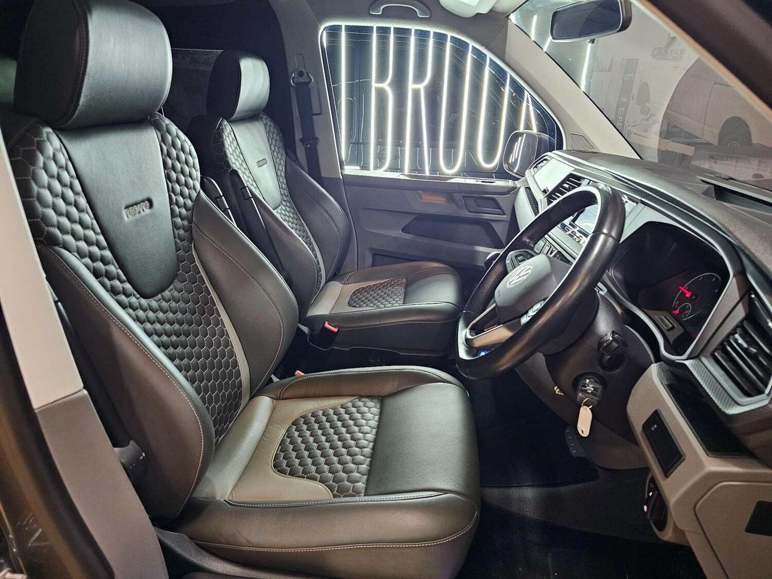 Used Volkswagen Transporter 2020 for sale - 76657409: Photo 11