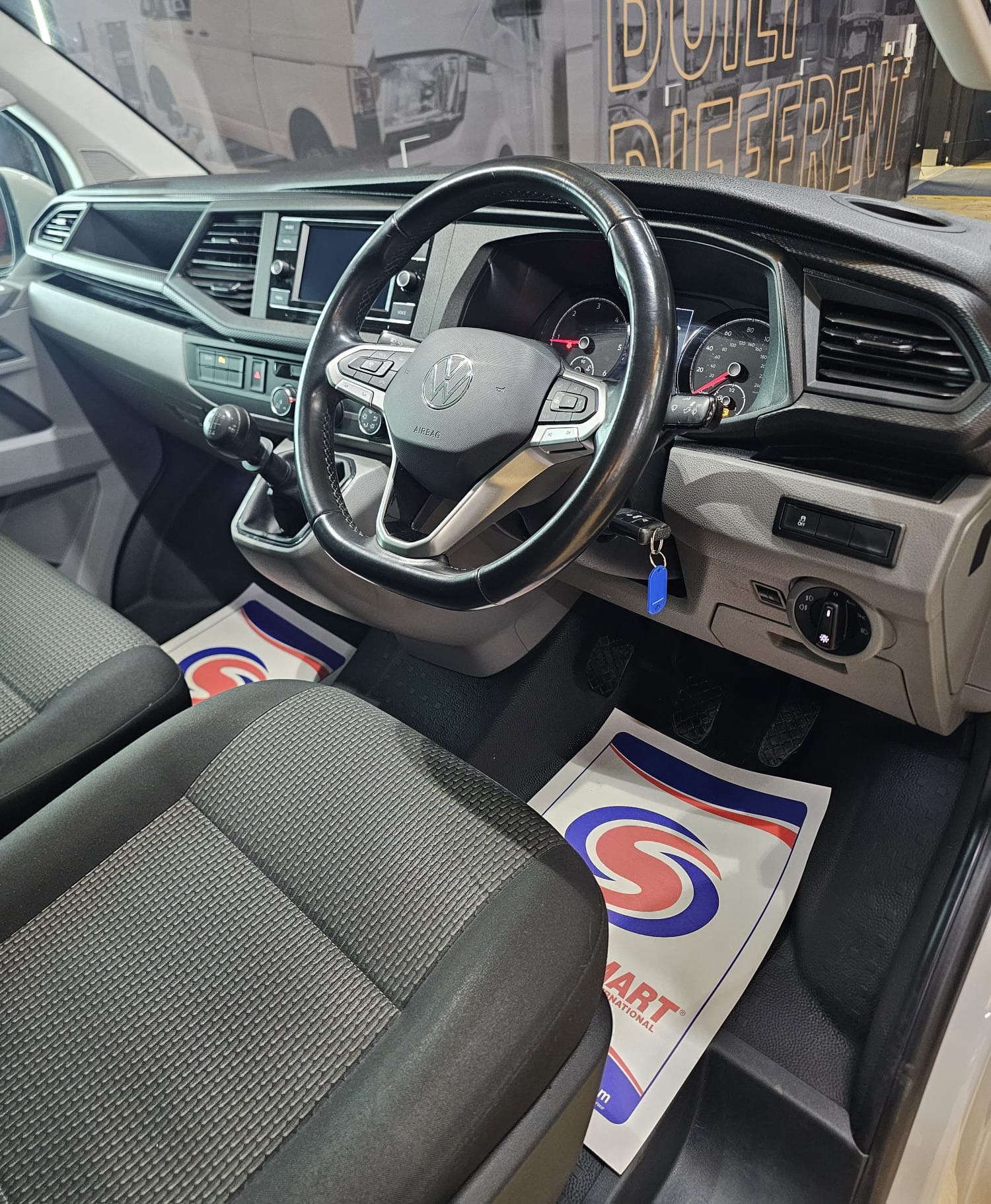 Used Volkswagen Transporter 2023 for sale - 77603484: Photo 15