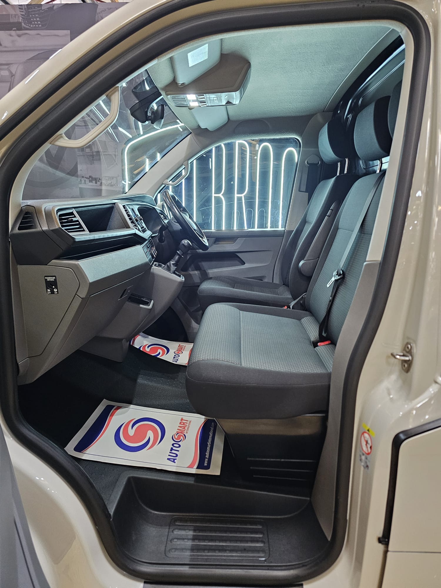 Used Volkswagen Transporter 2023 for sale - 77603484: Photo 17