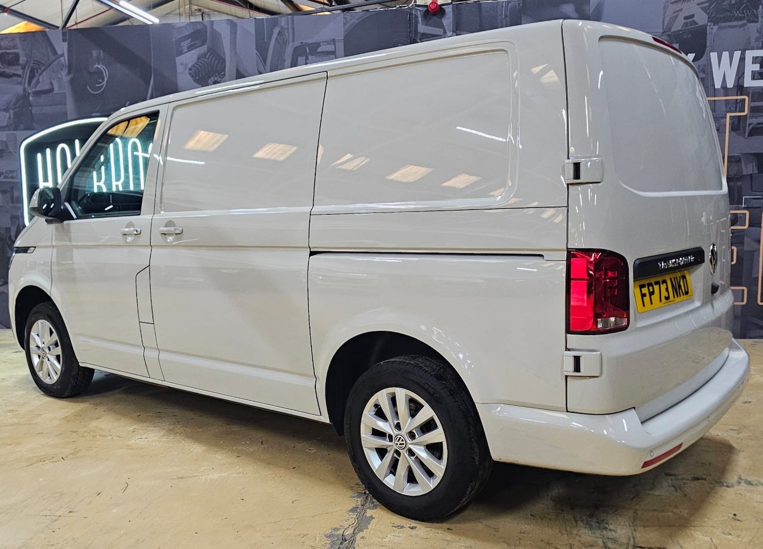 Used Volkswagen Transporter 2023 for sale - 77603484: Photo 6