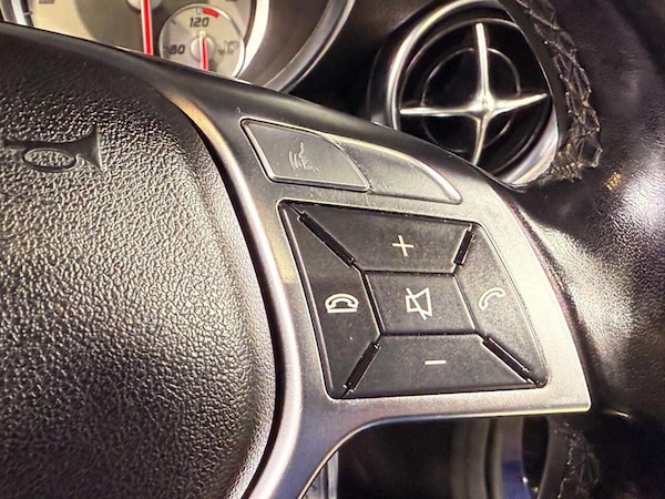 Used Mercedes-Benz SLK 2012 for sale - 76162852: Photo 18