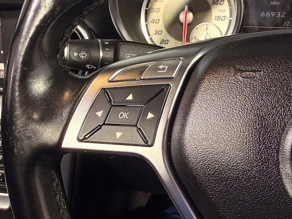 Used Mercedes-Benz SLK 2012 for sale - 76162852: Photo 31