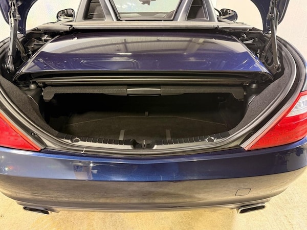 Used Mercedes-Benz SLK 2012 for sale - 76162852: Photo 32
