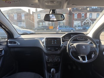 Used Peugeot 208 2017 for sale - 79574507: Photo