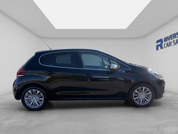 Used Peugeot 208 2017 for sale - 79574507: Photo