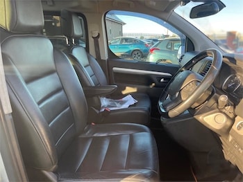 Used Peugeot Traveller 2018 for sale - 76665649: Photo