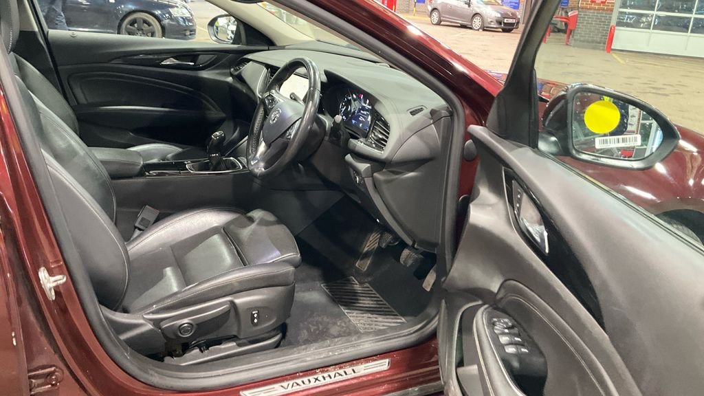 Used Vauxhall Insignia 2018 for sale - 78056394: Photo 2