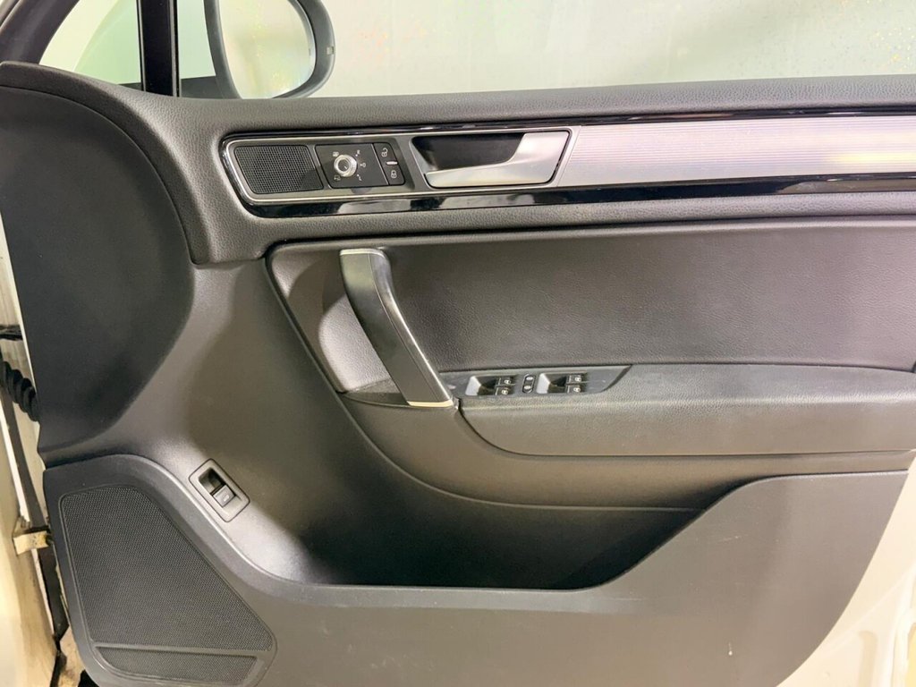 Used Volkswagen Touareg 2016 for sale - 76590855: Photo 16