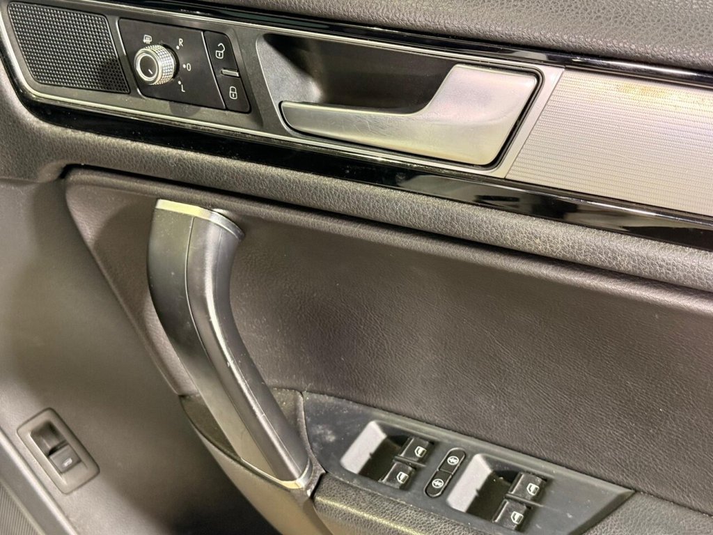 Used Volkswagen Touareg 2016 for sale - 76590855: Photo 35