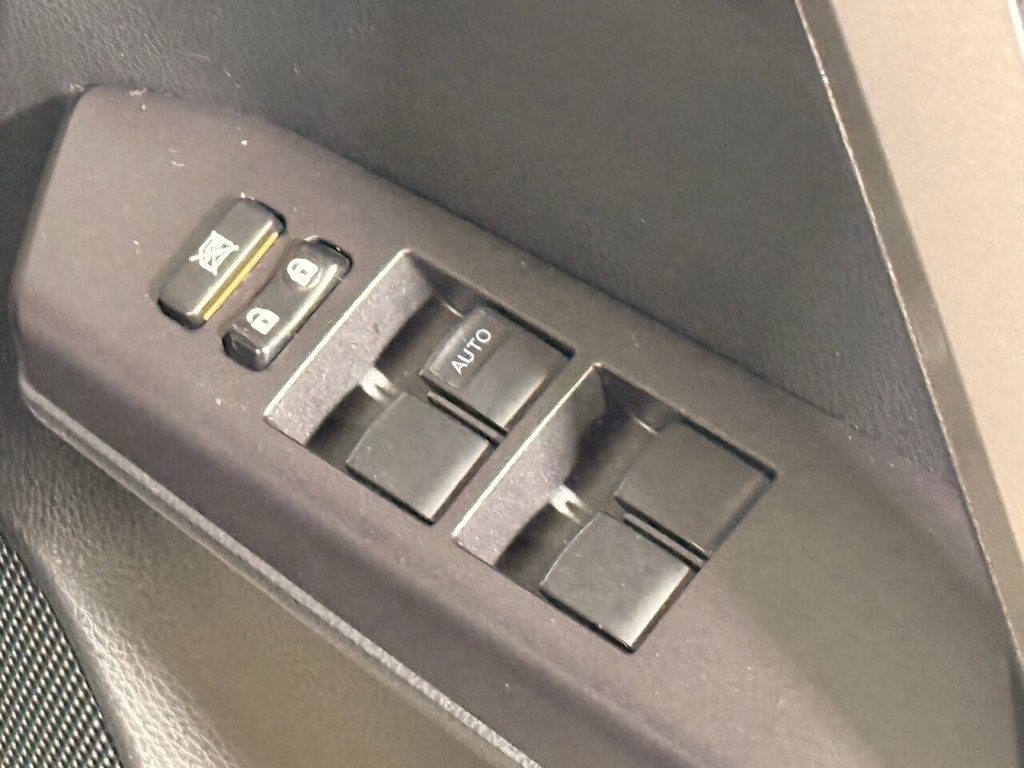 Used Toyota RAV4 2017 for sale - 77328077: Photo 41