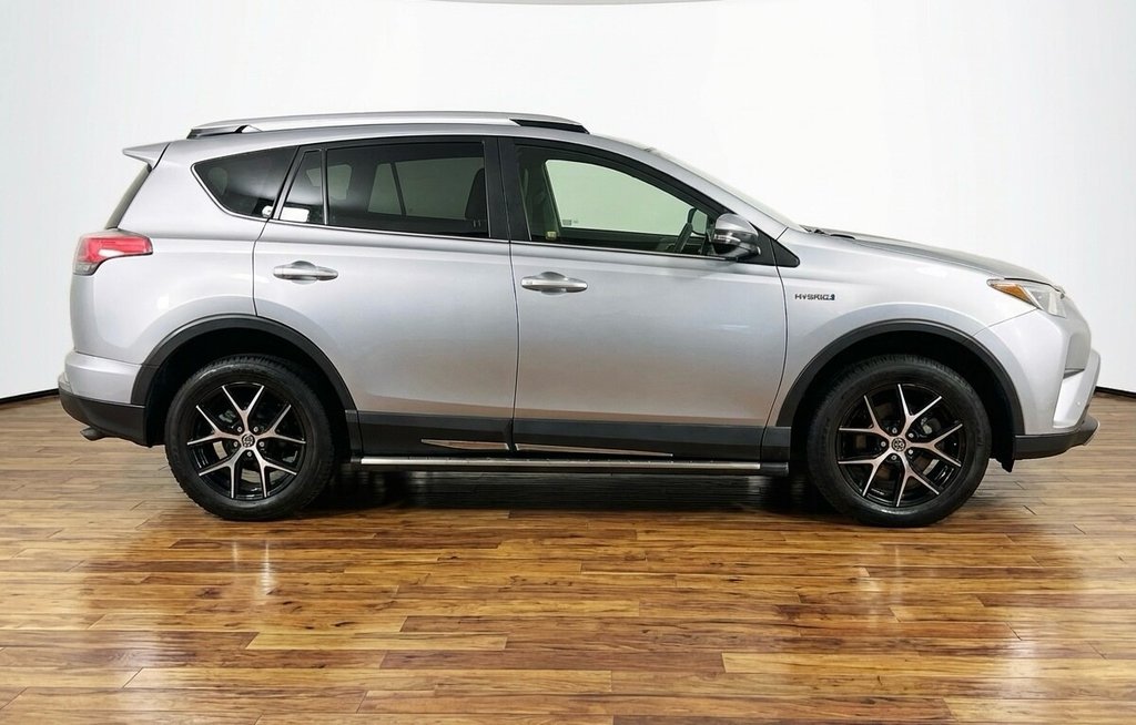 Used Toyota RAV4 2017 for sale - 77328077: Photo 5