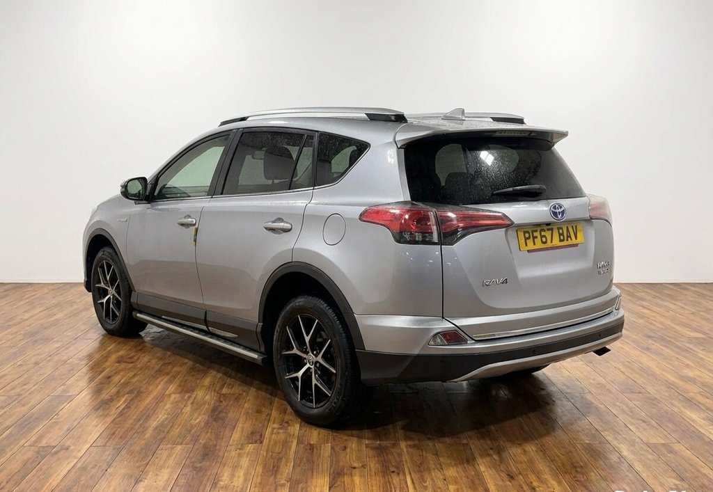 Used Toyota RAV4 2017 for sale - 77328077: Photo 8