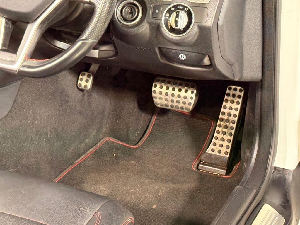 Used Mercedes-Benz E Class 2015 for sale - 76520604: Photo 18