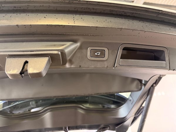 Used Land Rover Range Rover Velar 2018 for sale - 75220998: Photo 18