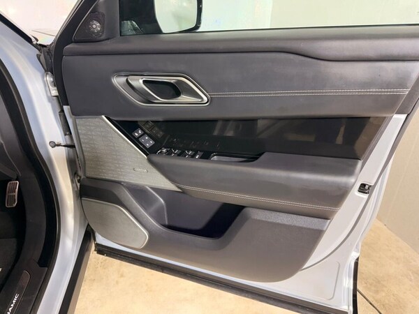 Used Land Rover Range Rover Velar 2018 for sale - 75220998: Photo 47
