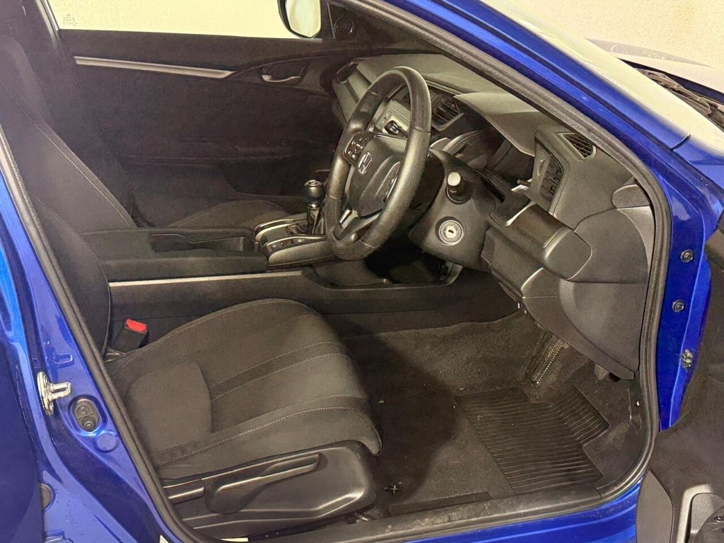 Used Honda Civic 2018 for sale - 76203500: Photo 13