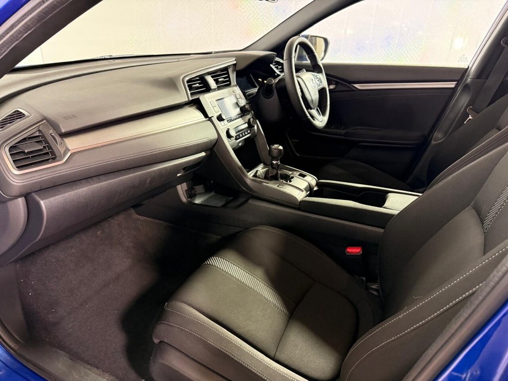 Used Honda Civic 2018 for sale - 76203500: Photo 18