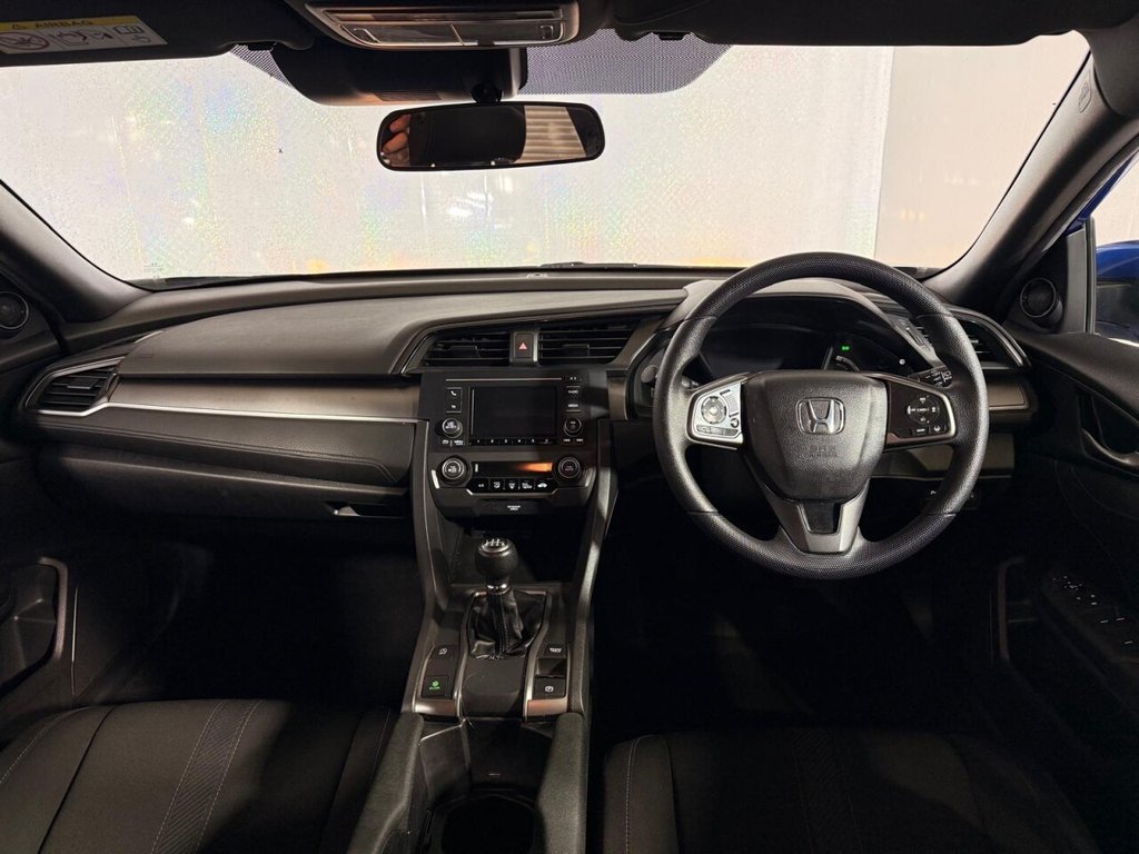 Used Honda Civic 2018 for sale - 76203500: Photo 2