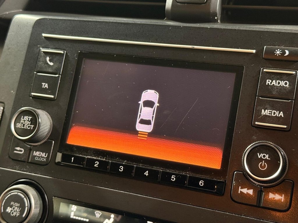 Used Honda Civic 2018 for sale - 76203500: Photo 25