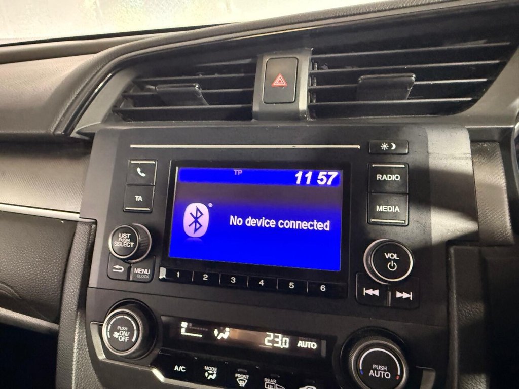 Used Honda Civic 2018 for sale - 76203500: Photo 34