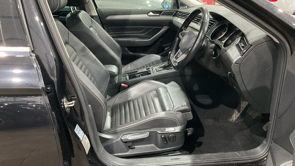 Used Volkswagen Passat 2020 for sale - 77302824: Photo 2