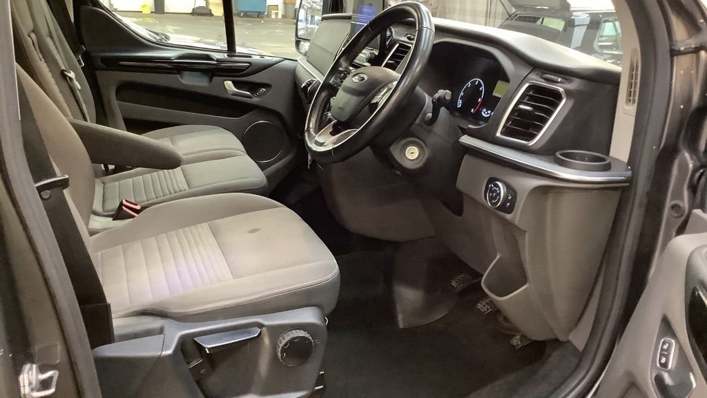 Used Ford Tourneo Custom 2020 for sale - 76665651: Photo 2