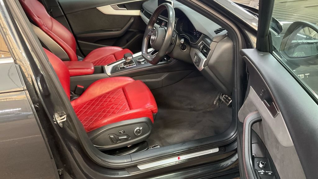 Used Audi A4 2018 for sale - 76792188: Photo 2