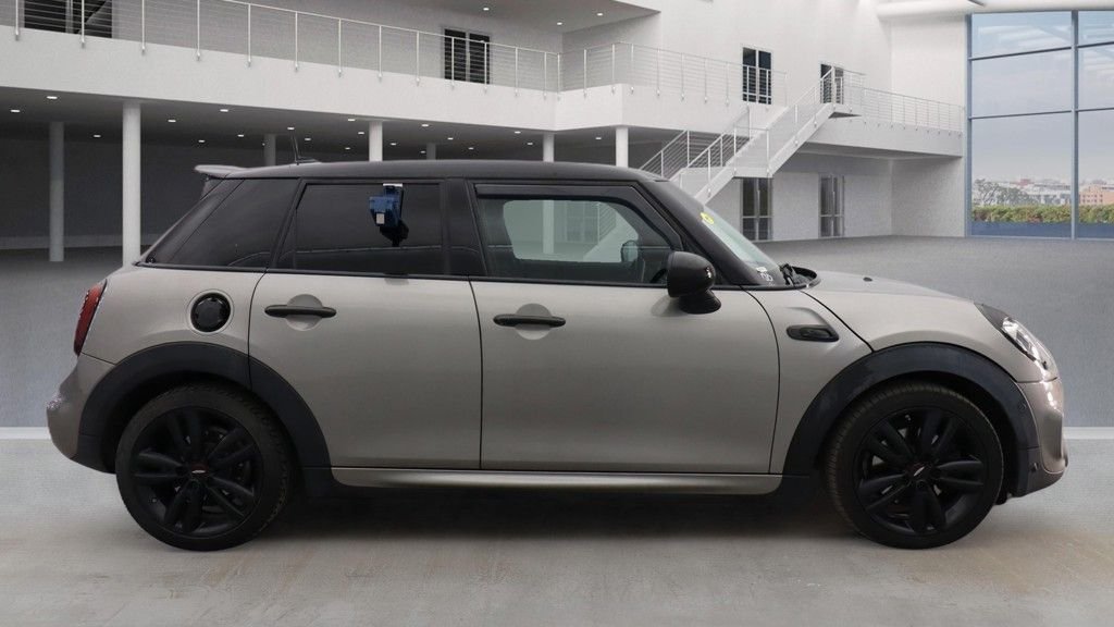 Used MINI Hatch 2019 for sale - 77920480: Photo 10