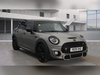 Used MINI Hatch 2019 for sale - 77920480: Photo