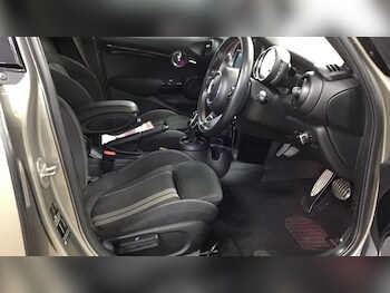 Used MINI Hatch 2019 for sale - 77920480: Photo