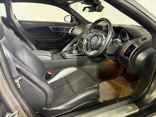 Used Jaguar F-Type 2018 for sale - 75502495: Photo 12
