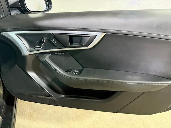 Used Jaguar F-Type 2018 for sale - 75502495: Photo 17