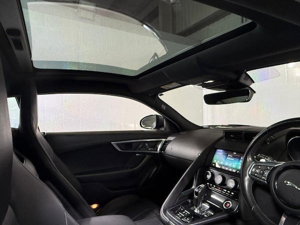 Used Jaguar F-Type 2018 for sale - 75502495: Photo 43