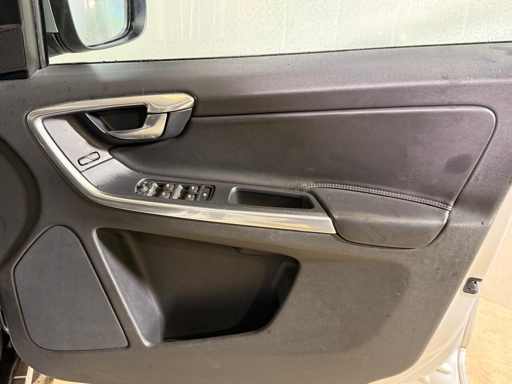 Used Volvo XC60 2015 for sale - 76118935: Photo 20