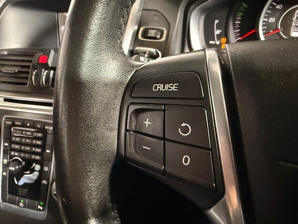 Used Volvo XC60 2015 for sale - 76118935: Photo 28
