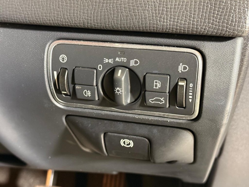 Used Volvo XC60 2015 for sale - 76118935: Photo 29