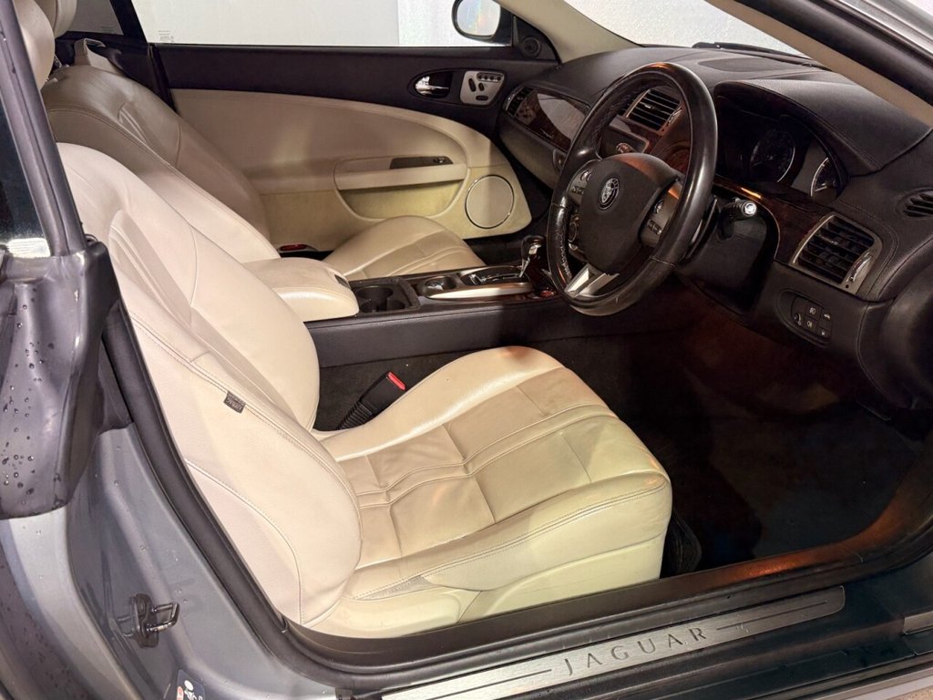 Used Jaguar XK 2006 for sale - 77056311: Photo 2