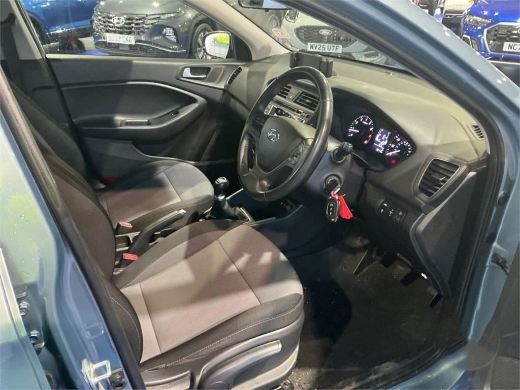 Used Hyundai i20 2018 for sale - 76711269: Photo 2