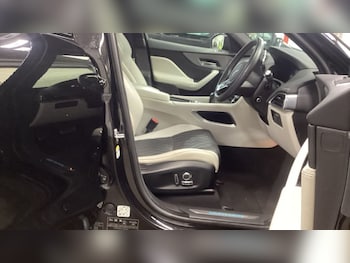 Used Jaguar F-Pace 2020 for sale - 76406618: Photo