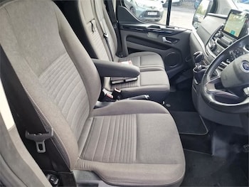 Used Ford Tourneo Custom 2018 for sale - 75777630: Photo