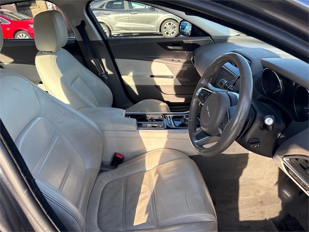 Used Jaguar XE 2017 for sale - 78212483: Photo 10