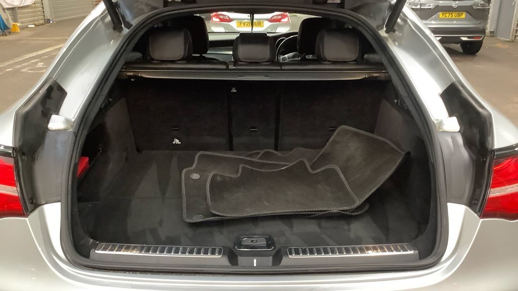 Used Mercedes-Benz GLC 2018 for sale - 76962532: Photo 14