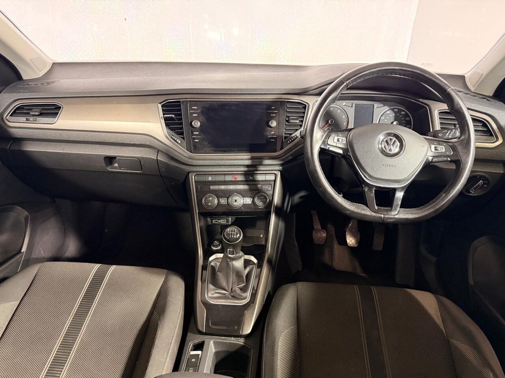 Used Volkswagen T-Roc 2018 for sale - 76429879: Photo 2