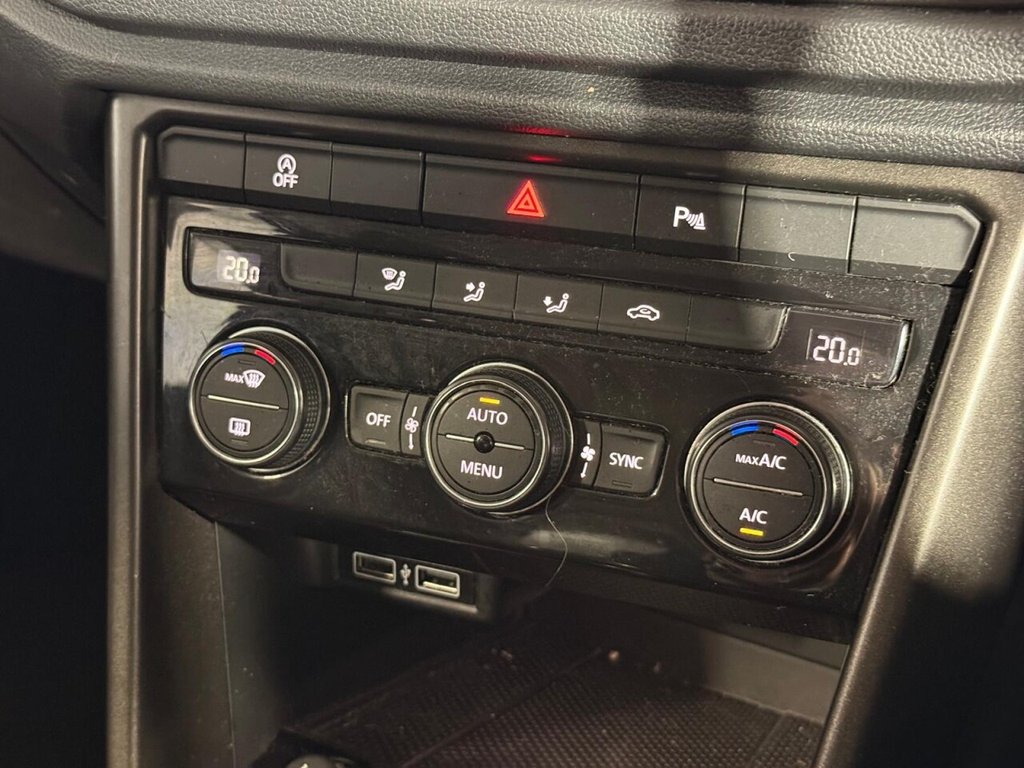 Used Volkswagen T-Roc 2018 for sale - 76429879: Photo 30