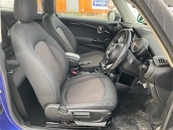 Used MINI Hatch 2018 for sale - 76430005: Photo