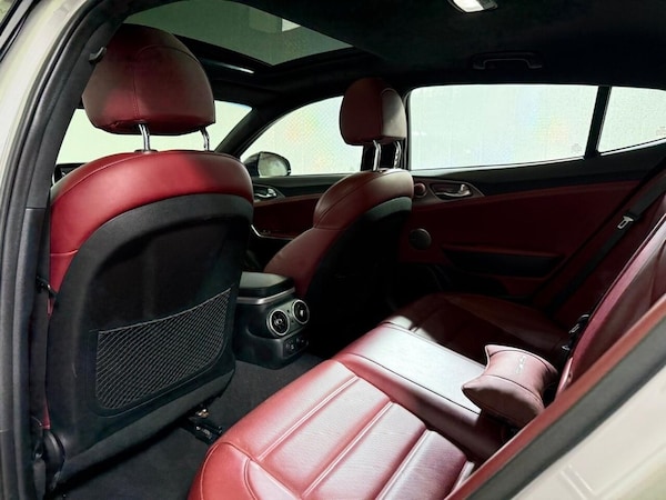 Used Kia Stinger 2017 for sale - 75473624: Photo 12