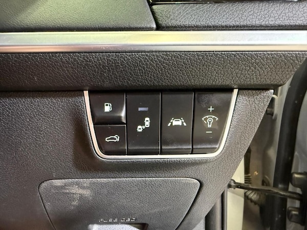 Used Kia Stinger 2017 for sale - 75473624: Photo 29