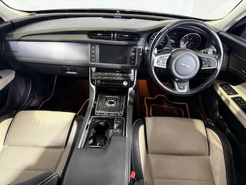 Used Jaguar XF 2016 for sale - 75559838: Photo