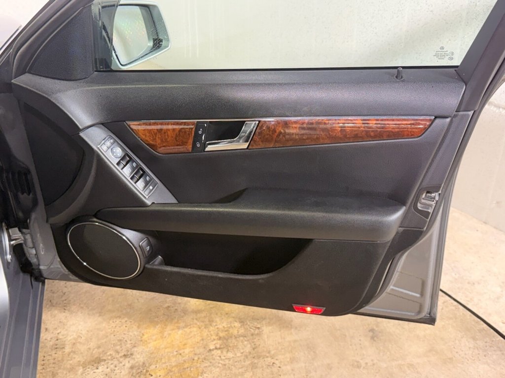 Used Mercedes-Benz C Class 2009 for sale - 77153814: Photo 35